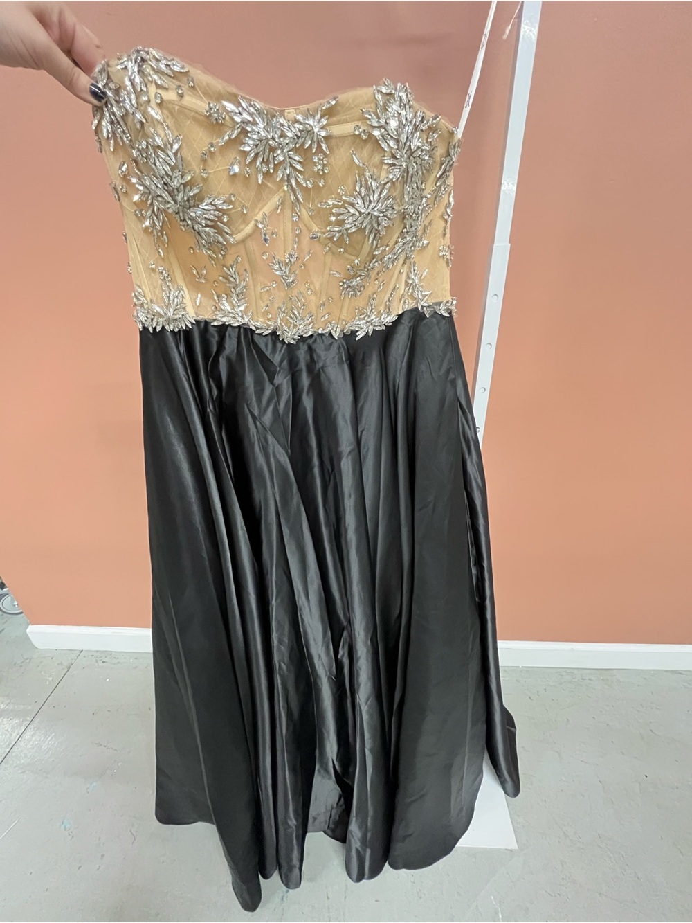 Mac Duggal 20701 Black Strapless Embellished Bustier Ball Gown Size 12 - Picture 3 of 5